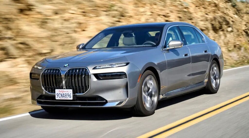 عکس | مدل جدید خودروی ۱۸ میلیارد تومانی خیابانهای تهران!