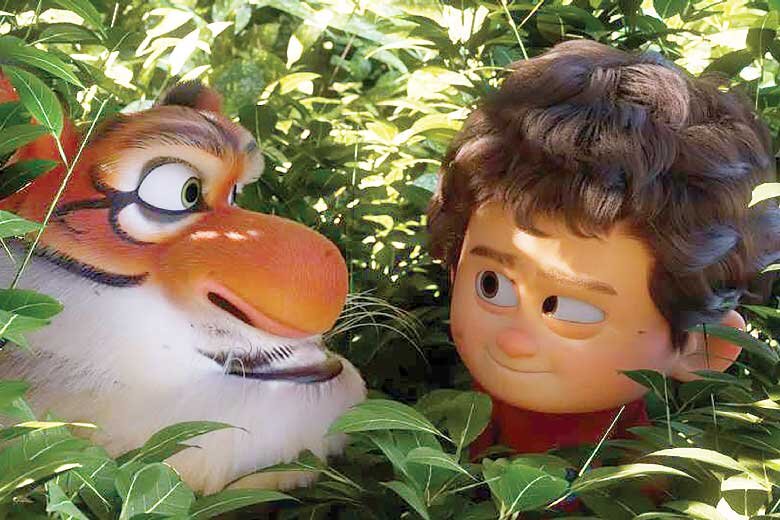 تصاویر | بچه زرنگ جشنواره فیلم فجر را بشناسید | وقتی دستش به سیمرغ رسید