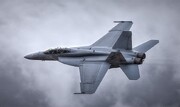تصاویر عبور جنگنده F-۱۸ از چراغ سبز چهارراه!