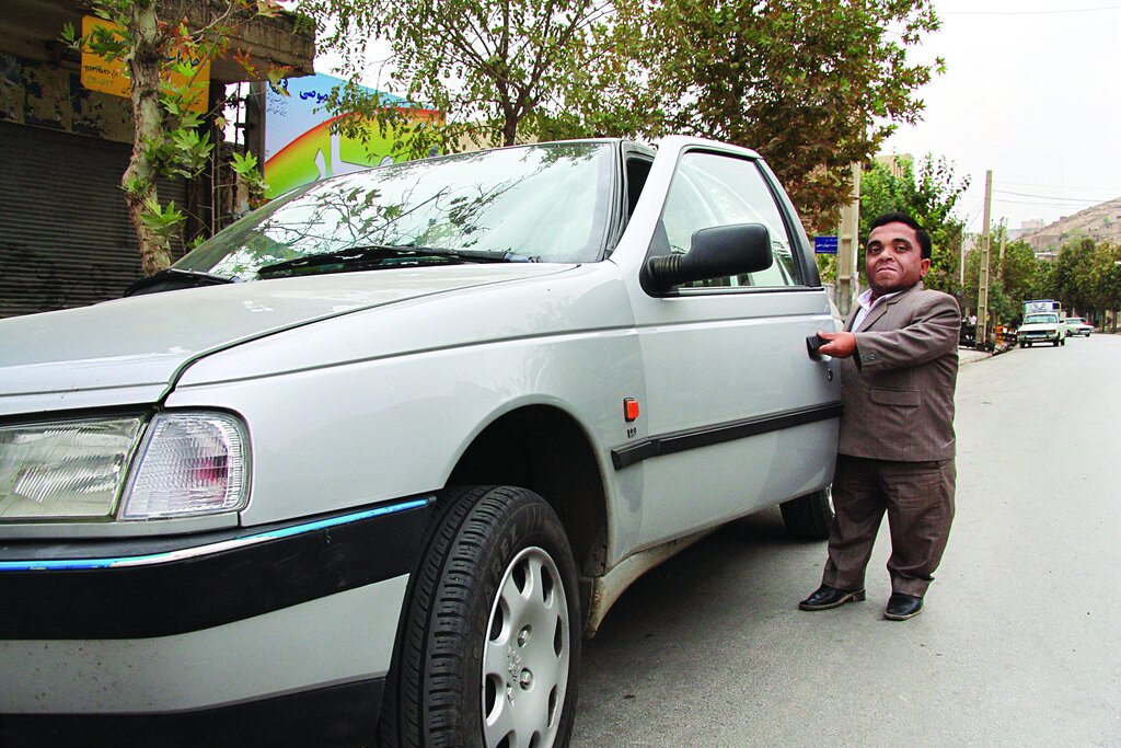 ماجرای ازدواج مرد لرستانی با زنی که یک متر از خودش بلندتر است | روزی ۱۰۰ بار بهش میگویم دوستت دارم | زنم گفت: چیزی که برایم مهم است خود تو هستی!