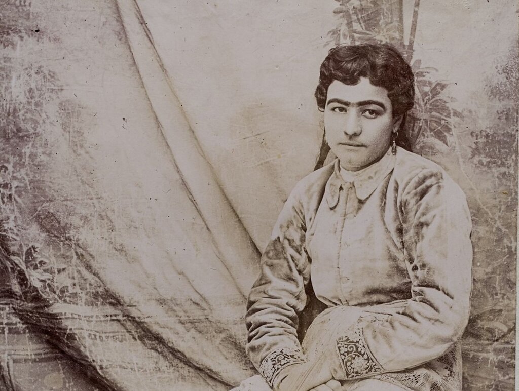 نوشتههای حاشیه: معصومه خانم سوگلی سلطان احمدشاه