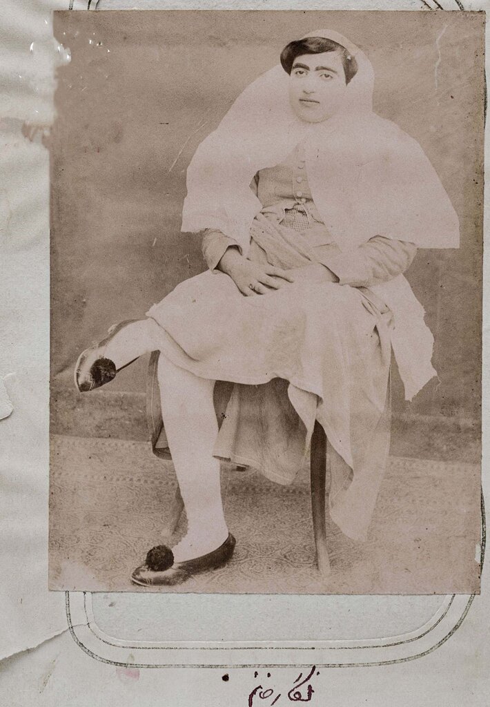 نوشتۀ حاشیه: نگار خانم از سوگلیهای دربار