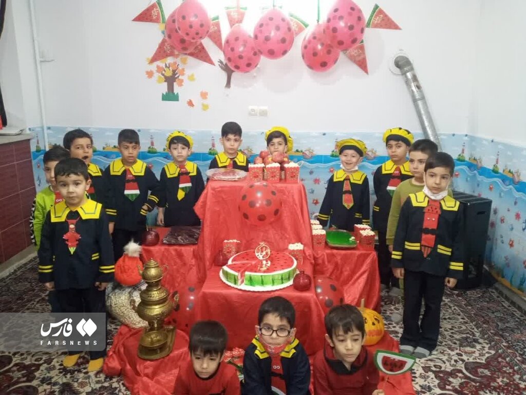 تصاویر | پیرمردها نوجوانان را به مسجد راه نمیدادند اما این طلبه کوچه به کوچه دنبالشان رفت