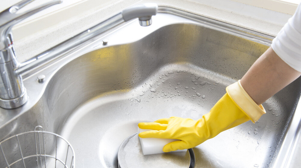 Cleaning the sink - تمیز کردن سینک ظرفشویی - خانه تکانی