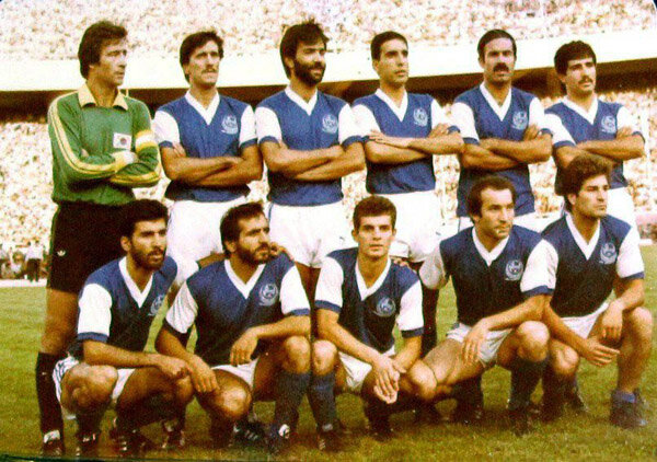 کاپیتان سابق استقلال و مدافع تیم ملی از تلخ و شیرینهای زندگی میگوید | هیچ وقت محبتهای مردم را فراموش نمی کنم | کسب و کار در پاساژ فوتبالیستها