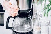 چگونه قهوه جوش سوخته را تمیز کنیم ؟ | آسان‌ترین روش تمیز کردن قهوه ساز