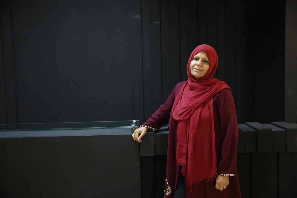 سیر رشد نویسندگان زن طی چهار دهه اخیر| کفه ترازو به سمت زنان نویسنده سنگینی میکند؟