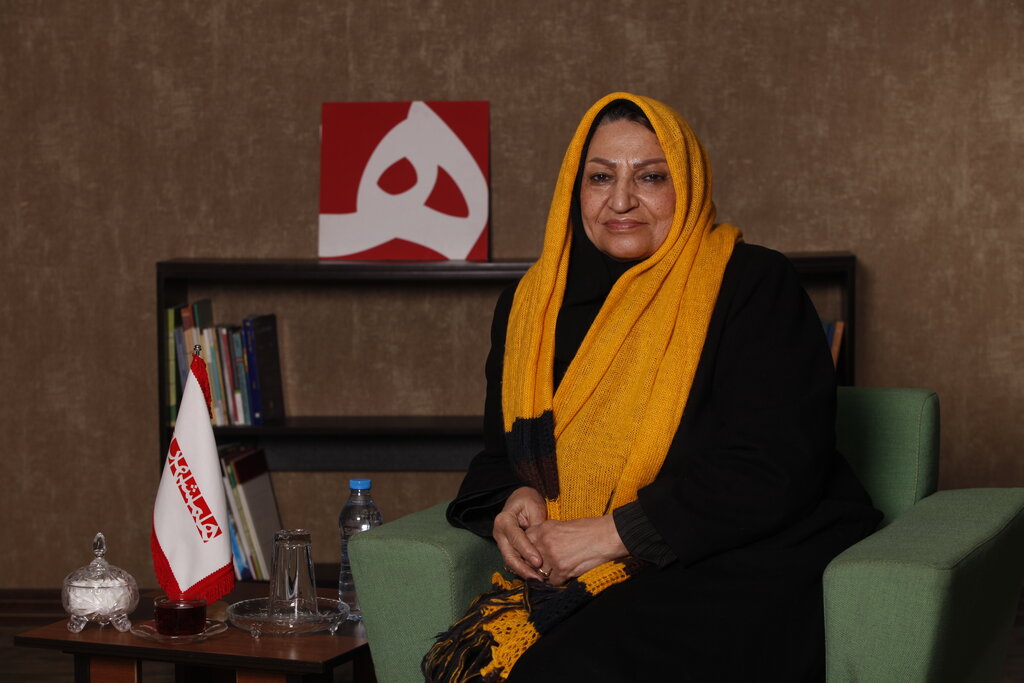 سیر رشد نویسندگان زن طی چهار دهه اخیر| کفه ترازو به سمت زنان نویسنده سنگینی میکند؟