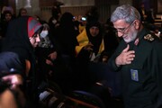 تصاویر | ادای احترام فرمانده سپاه قدس به خانواده‌های شهدای رسانه مقاومت