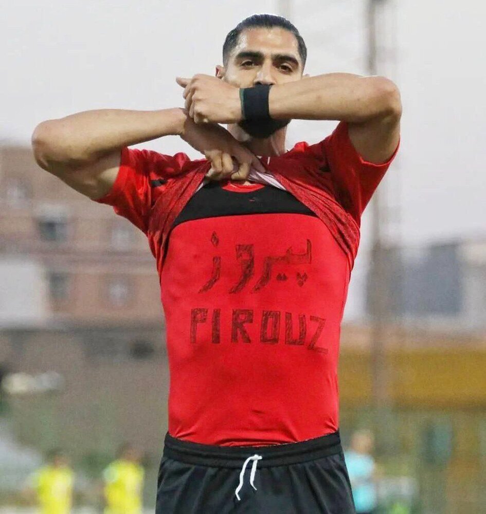 عکس | واکنش فوتبالیست ایرانی به مرگ پیروز | شادی آقای گل لیگ برتر خاص شد!