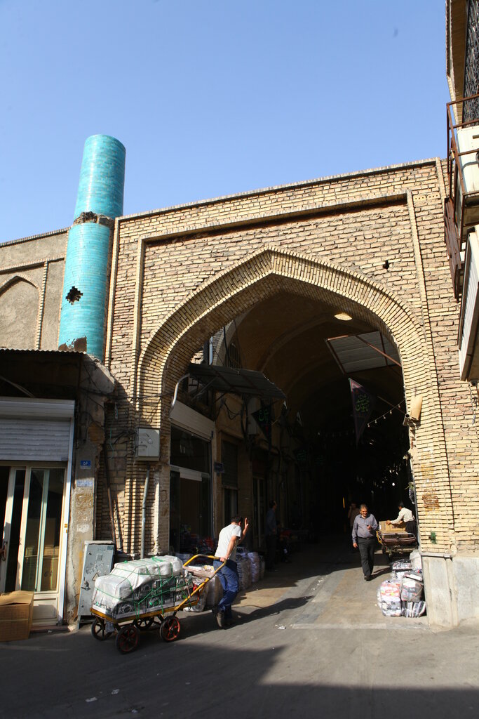 رستم و دیو این دروازه کجاست؟ | تنها بازمانده ۱۸۲ساله حصار ناصری را ببینید 