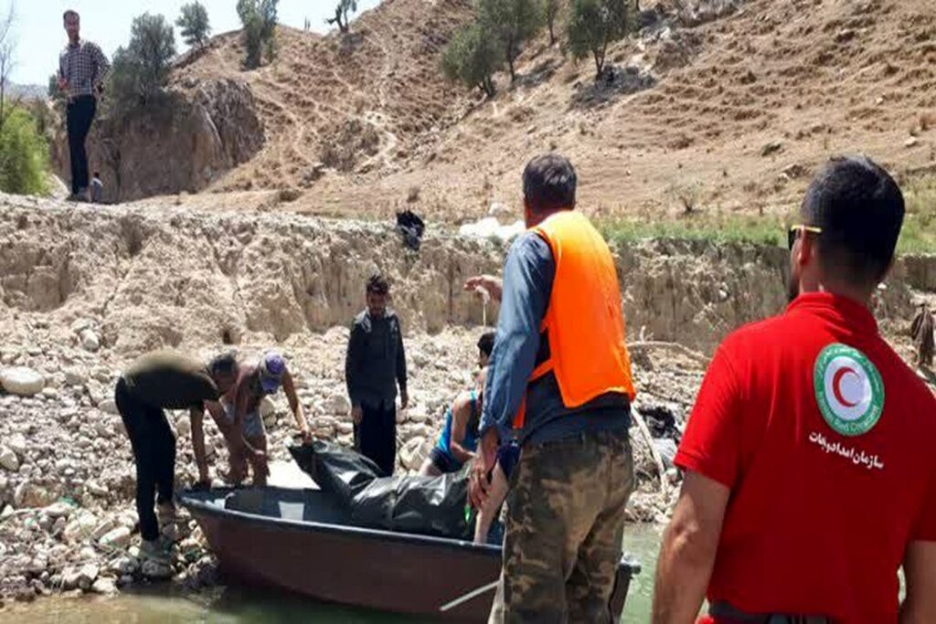 بیش از ۱۰۰ نفر از اهالی یک روستای پلدختر انگشت ندارند؛ اینجا پُل کم است؟! | گَرگَرهایی که جان می‌گیرند یا انگشت قطع می‌کنند |  الیگودرز ۱۸ گرگر دارد 