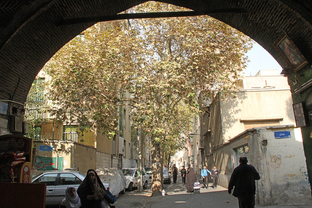 بازارچه نایب آقا از دیدنیهای خیابان فروزش | یکی از معروفترین بستنیفروشیهای تهران اینجاست