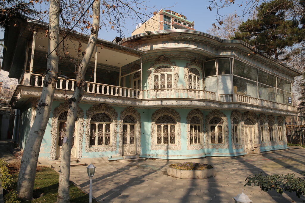 عمارت موزه زمان را چه کسی ساخت؟