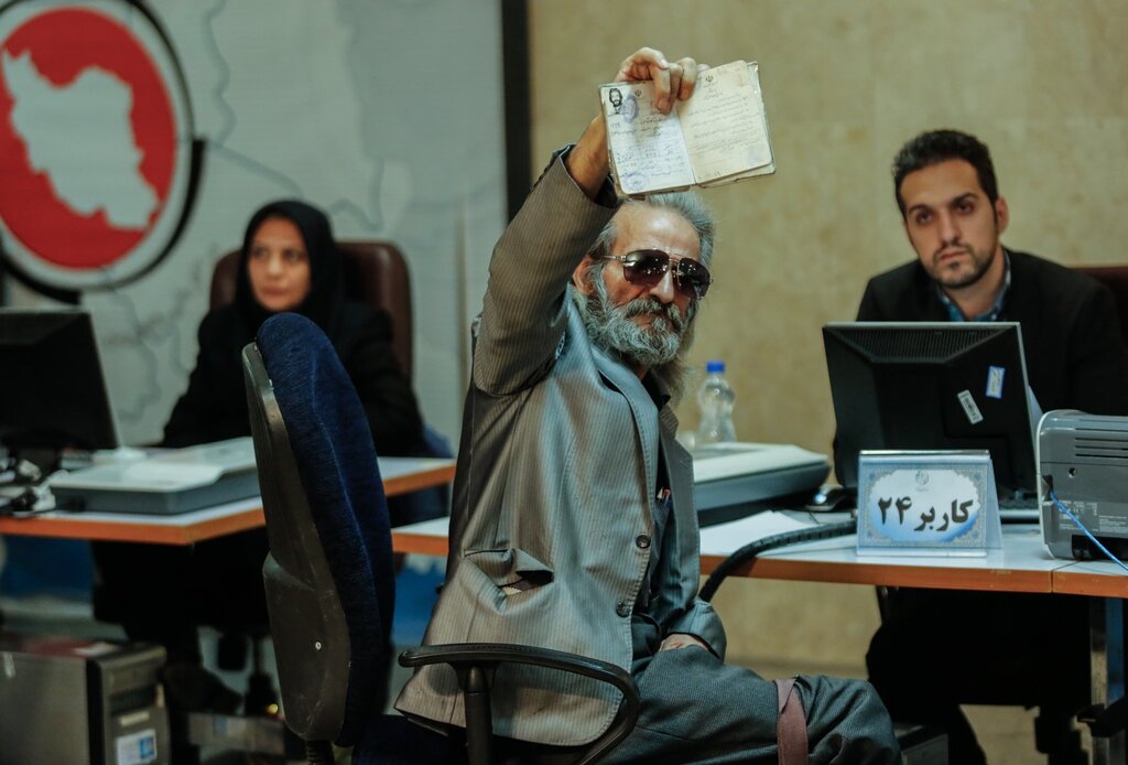 وقتی که او در آینه عبرت نبود