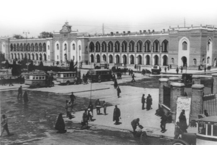 زندگی به روایت۱۰۰سال قبل | از نوع لباس پوشیدن تا معماری خانهها | حتی درباریان هم از بازار مفتبرها خرید میکردند