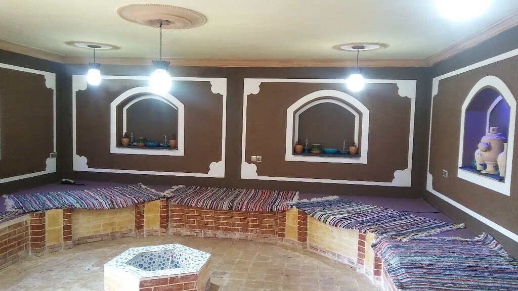 قیمت بعضی از خانههای بومگردیِ جنوب با ویلاهای شمال برابر است | سایتهای جایابی در نوروز قیمتها را نجومی بالا میبرند| اقامتگاه بومگردی شبی ۴ میلیون!