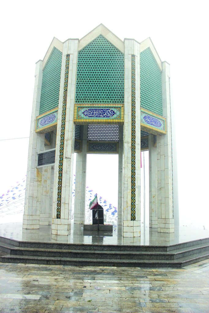 روستای آدمک جیان کجاست؟