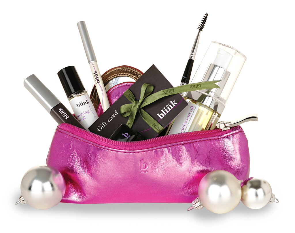 میدانستید بین آنچه میخرید و سلامتی شما ارتباط وجود دارد؟ | هنگام خرید خوش بو کنندههای بدن، لوازم آرایشی، کفش، مبل و... حتما این نکات را رعایت کنید