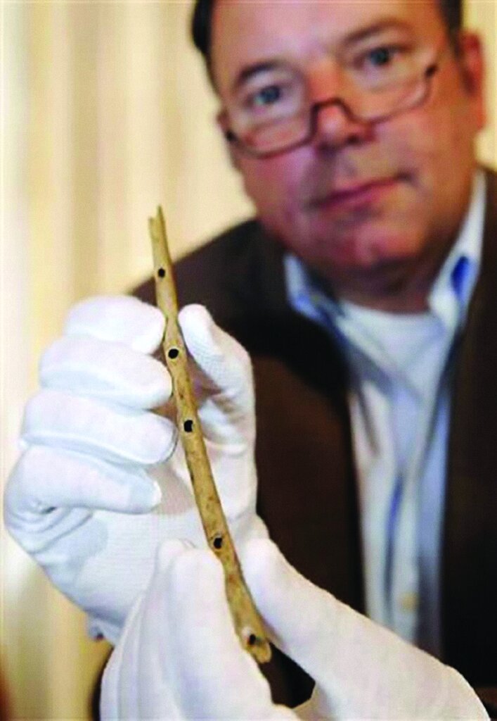 این مرد در ۹۰ سالگی پدر شد | ماجرای نامهای که بعد از ۱۰۰ سال به دست صاحبش رسید چیست؟ | گینس پر از داستانها و ماجراهای شگفتانگیز است