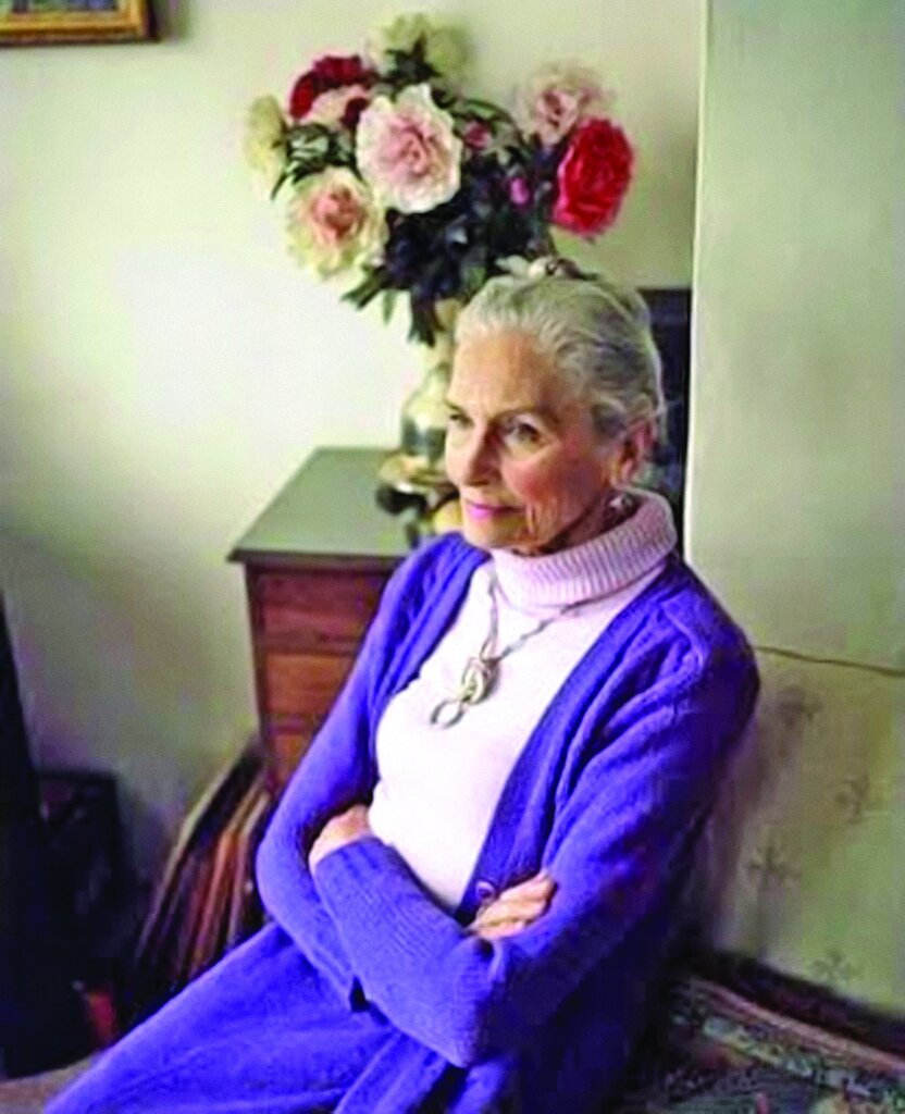 این مرد در ۹۰ سالگی پدر شد | ماجرای نامهای که بعد از ۱۰۰ سال به دست صاحبش رسید چیست؟ | گینس پر از داستانها و ماجراهای شگفتانگیز است