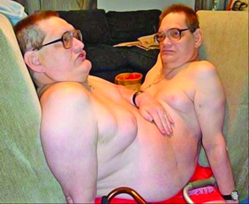 این مرد در ۹۰ سالگی پدر شد | ماجرای نامهای که بعد از ۱۰۰ سال به دست صاحبش رسید چیست؟ | گینس پر از داستانها و ماجراهای شگفتانگیز است