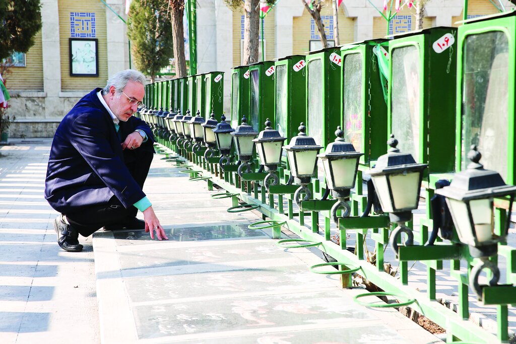 گپ نوروزی با سیدکاظم احمدزاده | سال تحویل در حرم امامزاده علی اکبر(ع) چیذر حالوهوای دیگری دارد