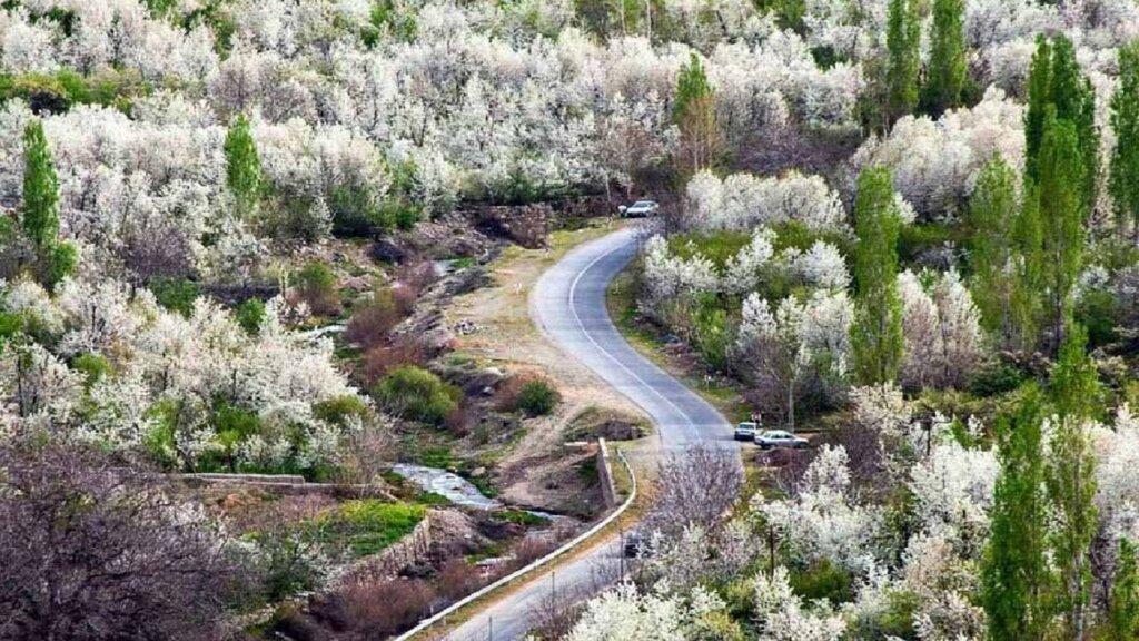 تصاویر | زیباییهای باورنکردنی بوژان؛ روستایی آسمانی در دل کوه | بوژان نیشابور کجاست