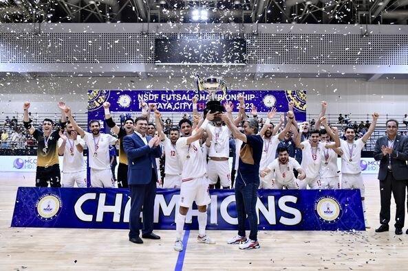 تصاویر | تیم ملی فوتسال ایران قهرمان شد | لحظه بالا بردن جام توسط کاپیتان آقای گل | ستارههای ایرانی همه جوایز را درو کردند