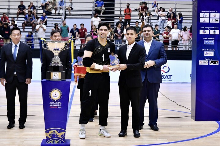 تصاویر | تیم ملی فوتسال ایران قهرمان شد | لحظه بالا بردن جام توسط کاپیتان آقای گل | ستارههای ایرانی همه جوایز را درو کردند