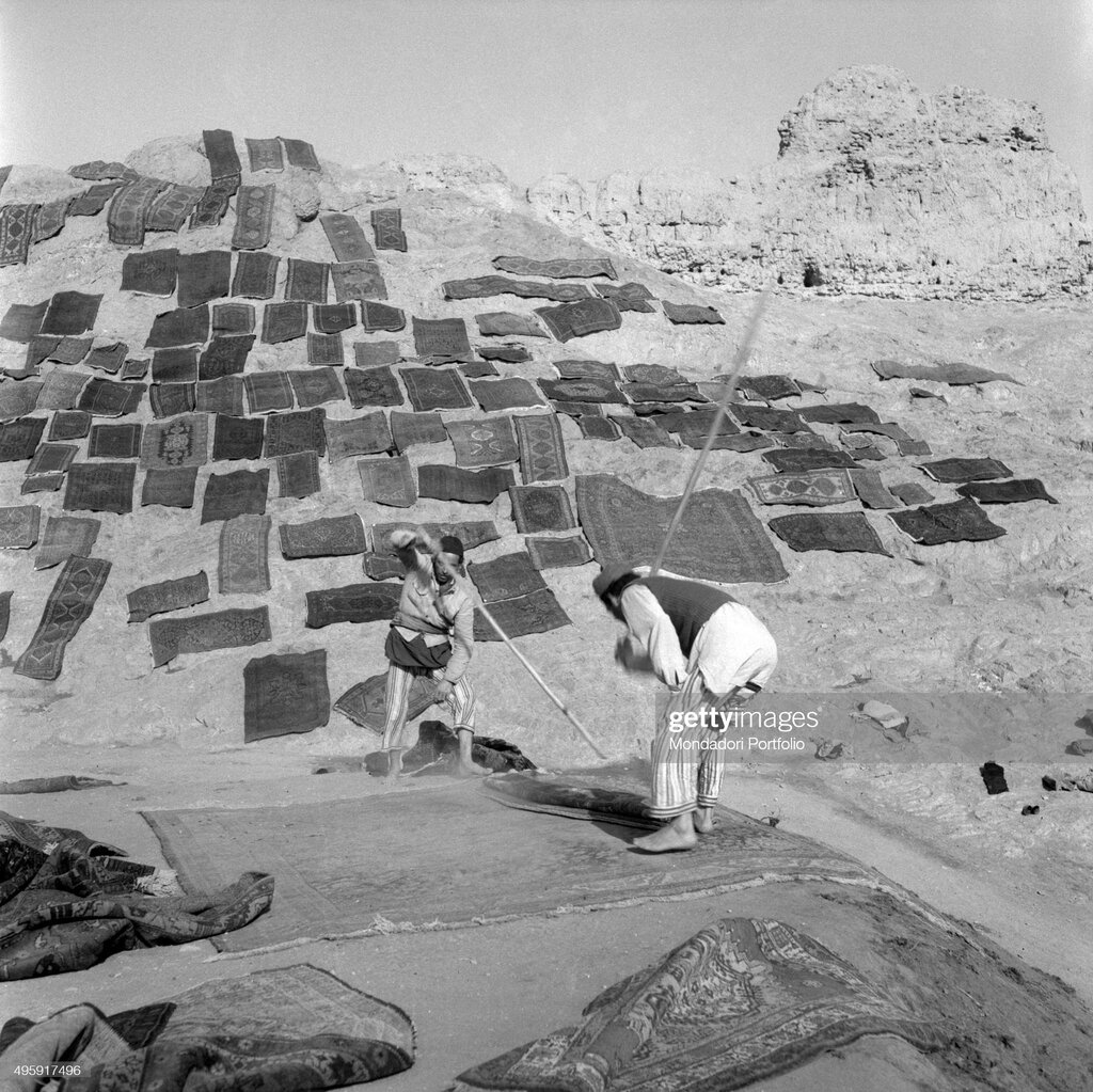 حکایت شستن قالی در چشمه‌ هزارساله 