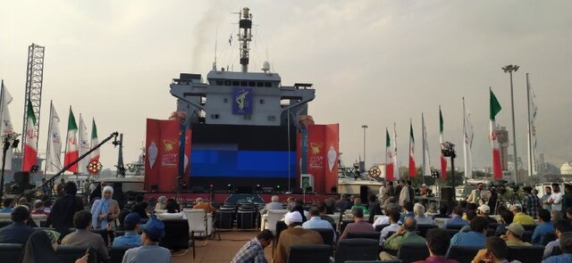 عکس | یک پایان متفاوت روی عرشه کشتی | بازیگر پوست شیر جایزه گرفت