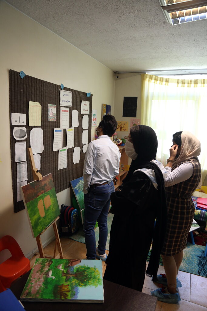 قهرمان بچههای آسمان را بشناسید | نقاشیهای خاص گلی طرفدار دارد