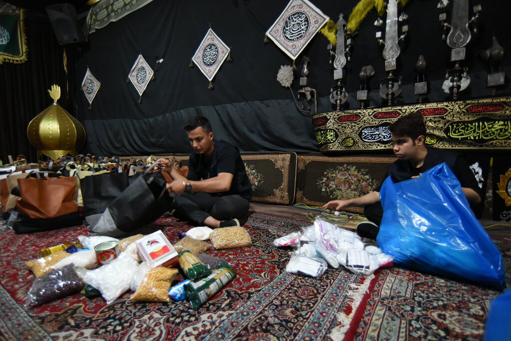 خیّرانی که هنوز پشت لبشان سبز نشده