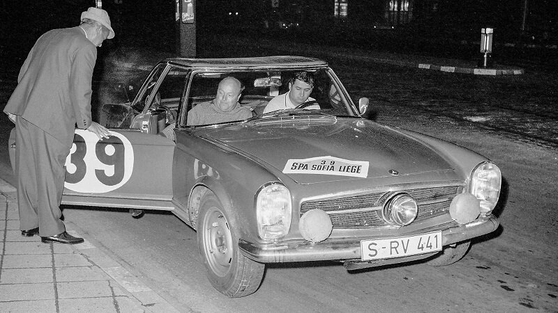 تصاویر | نگاهی به مرسدس بنز نوستالژیک ۲۳۰ SL پس از ۶۰ سال