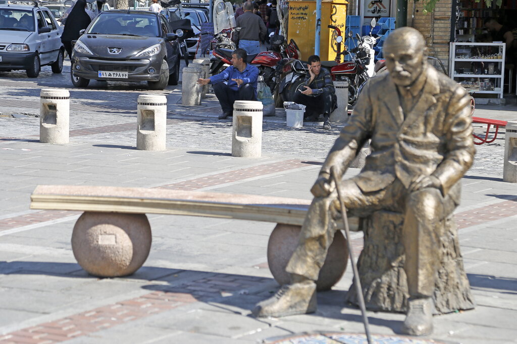 میدان حسن آباد