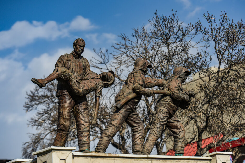 میدان حسن آباد