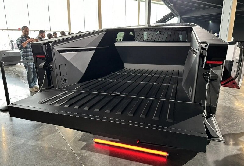 تصاویر | سایبرتراک تسلا چه زمانی به بازار میآید؟