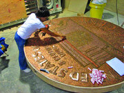 ۸۴ هزار سکه در یک سکه | بزرگ‌ترین سکه جهان را چه کسی ساخت؟