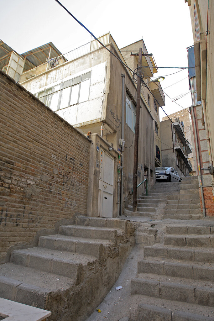 رمزگشایی از راز قلعهای در شمال تهران | اینجا روزگاری خانه کارگرها بود