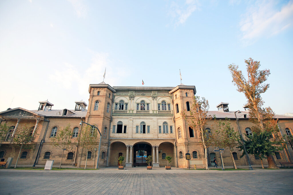 خلبان لهستانی جنگ جهانی در این میدان فرود آمد | میدانید خیابان ملل متحد کجای تهران است؟