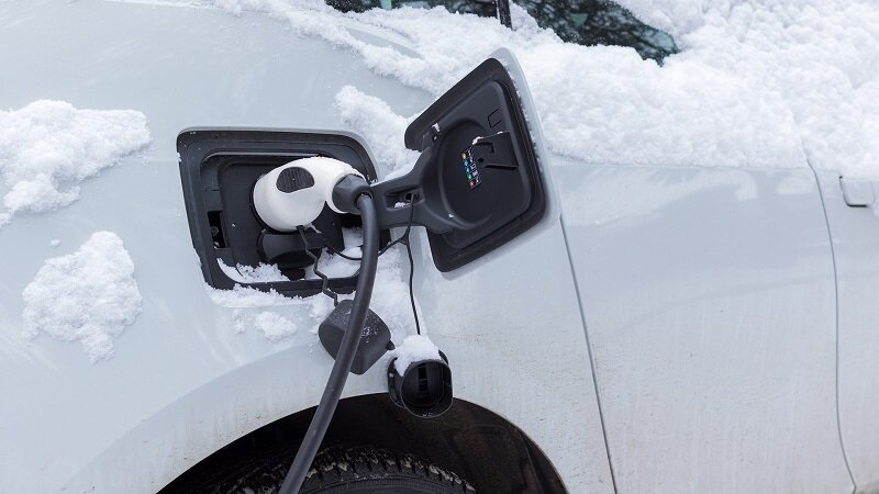 کاهش ۳۰ درصدی برد خودروهای برقی در هوای سرد