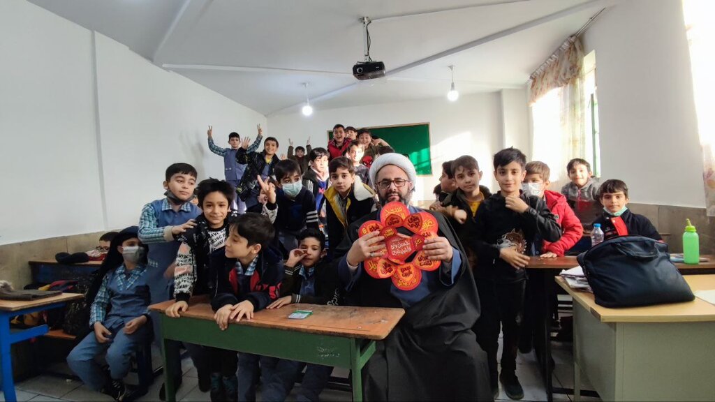 پیوند مسجد و مدرسه با شاهکلید امام جماعت مسجد امام حسین(ع)