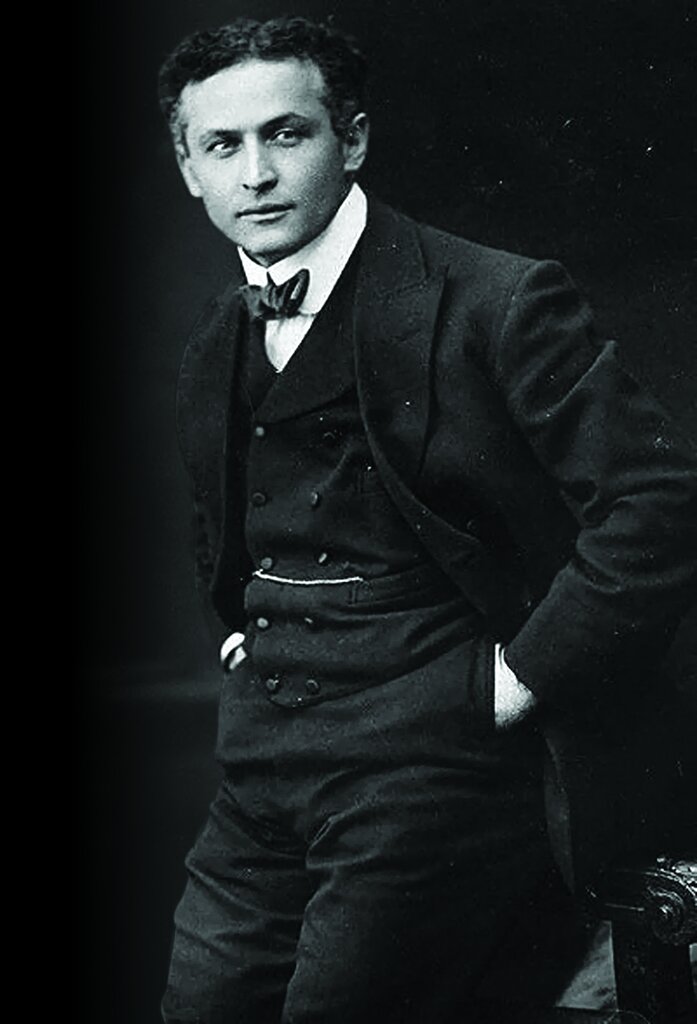 مشهورترین شعبده بازان دنیا قدرت ماورایی داشتند؟ | راز شعبده فرار از «جلیقه آهنین» هودینی اینگونه فاش شد | گران ترین شعبده باز تاریخ چه کسی بود؟