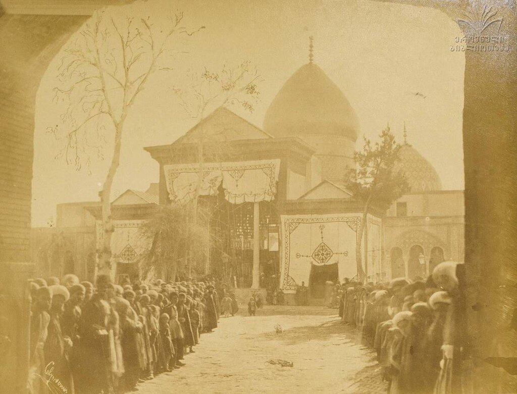 تحویل سال نو زیر گنبد فیروزهای/گزارش تولیدی مربوط به سال تحویل