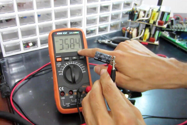 آموزش نحوه تست خازن با مولتی متر