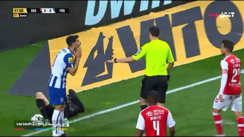 تصاویر | طارمی در مسیر تیم ملی به تله افتاد! | حسرت مهاجم ایرانی قبل از رسیدن به ایران