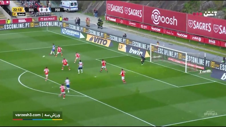 تصاویر | طارمی در مسیر تیم ملی به تله افتاد! | حسرت مهاجم ایرانی قبل از رسیدن به ایران