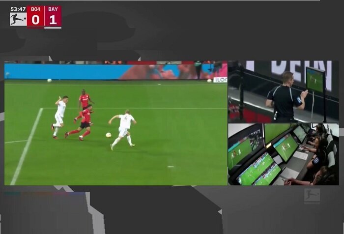 عکس | اتفاق عجیب جلوی چشم سردار آزمون | داور هم خندهاش گرفت!