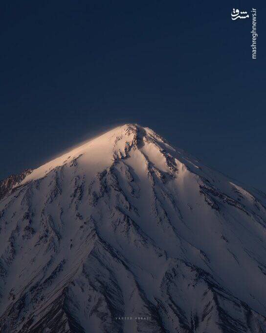 تصویری زیبا از طلوع خورشید بر قله دماوند 